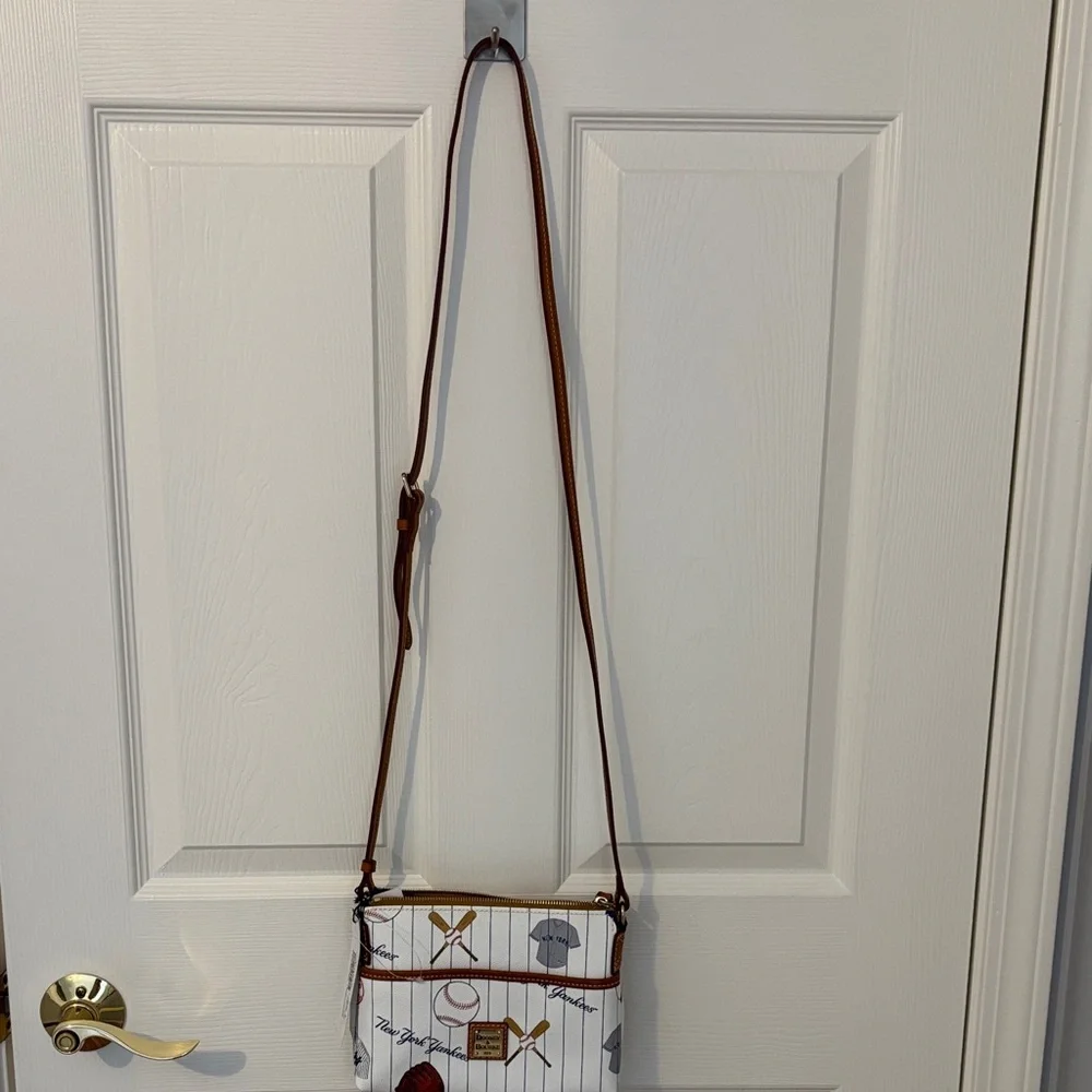 Dooney & Bourke White Crossbody Bag with NYY Baseball Print - Picture 2 of 8